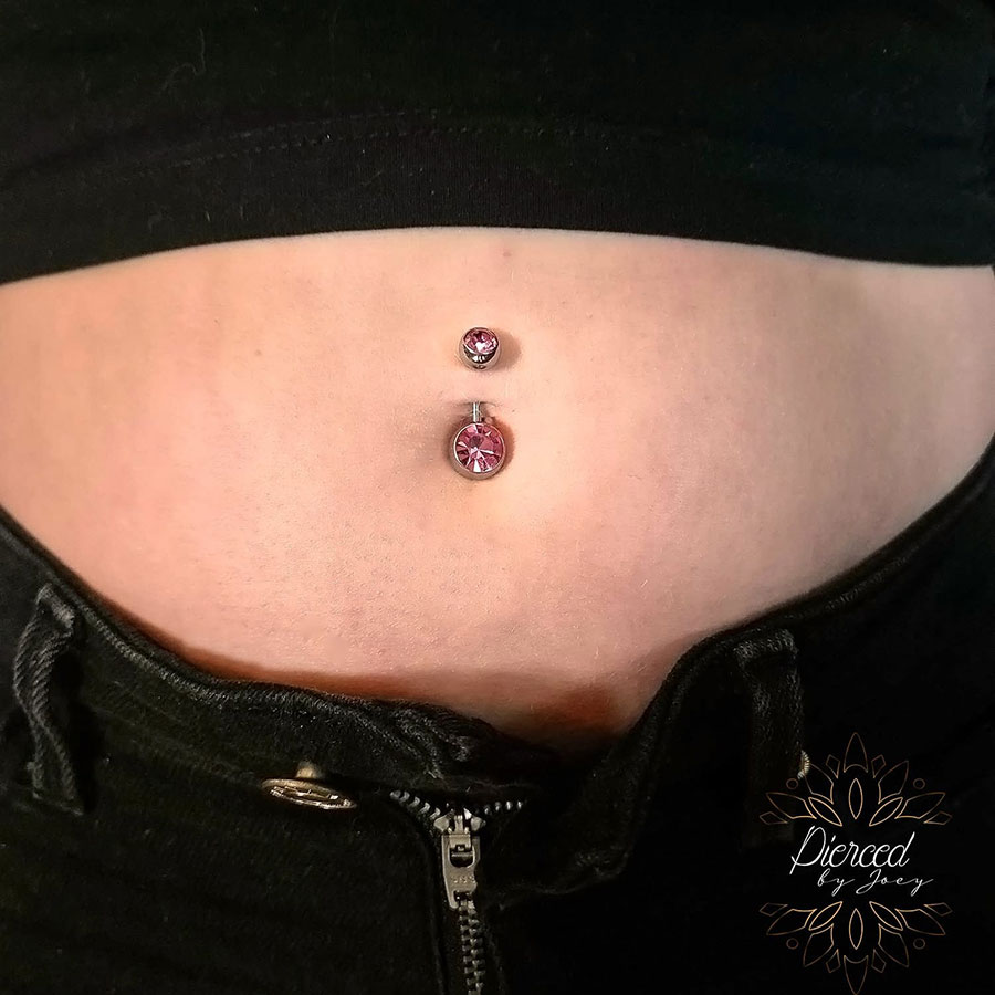 navel piercing